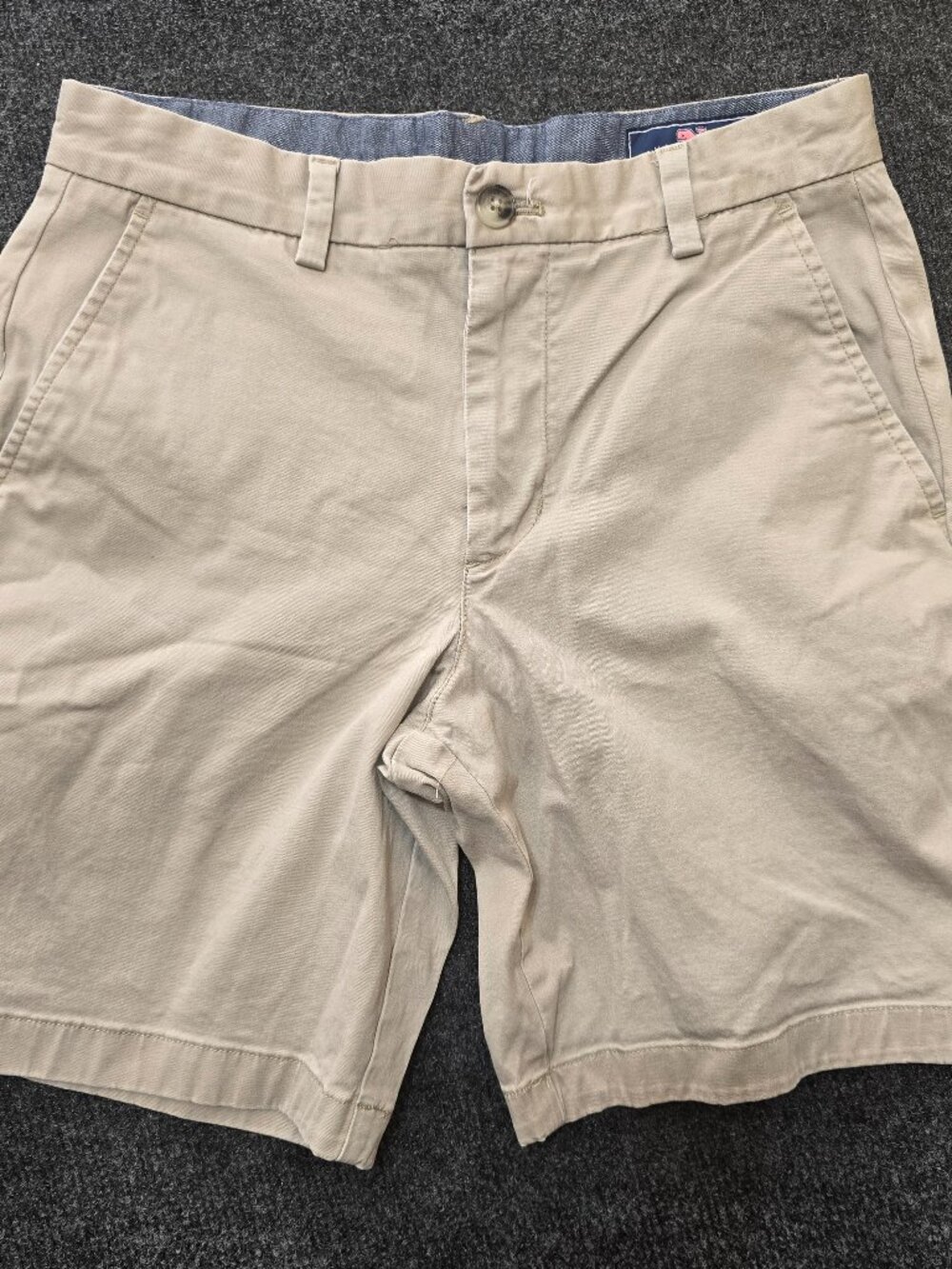 Vineyard Vines Men’s Shorts Size 28 Tan Khaki Cotton Stretch Whale Logo Casual